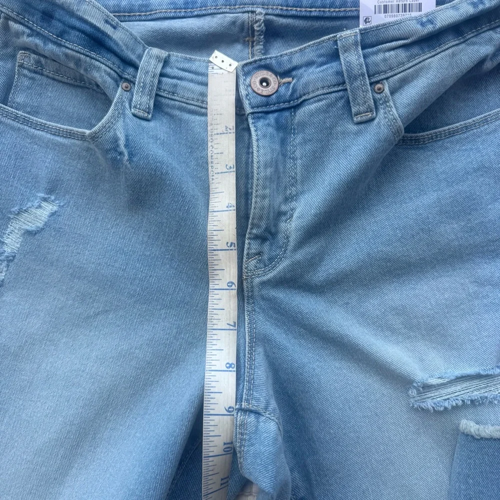 Style & Co Curvy Fit Distressed Skinny Jeans Mid Rise Tummy Control 4 NWT